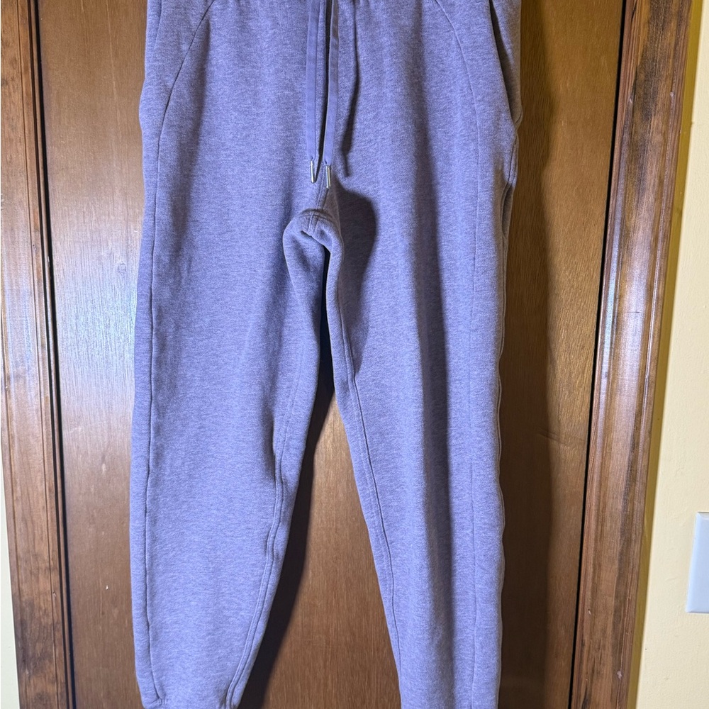 Women's Lululemon Size 6 Scuba High-Rise Jogger - Picture 2 of 7